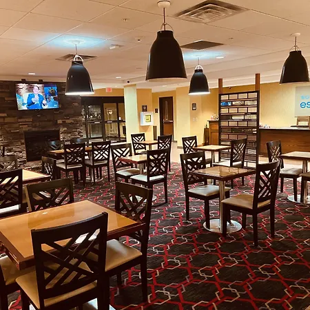 Legend Hotel Minot-2